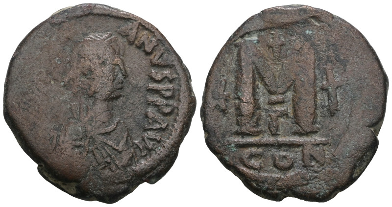 JUSTINIAN I. 527-565 AD. Æ Follis. Constantinople. Weight 15,20 gr - Diameter 27...