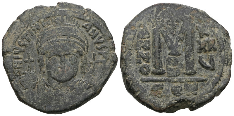 JUSTINIAN I. 527-565 AD. Æ Follis, Constantinople. Weight 16,70 gr - Diameter 30...