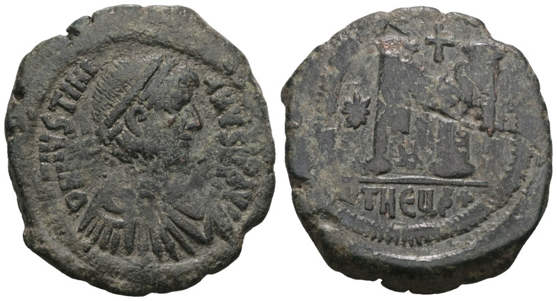 JUSTINIAN I. 527-565 AD. Æ Follis, Theoupolis. Weight 13,42 gr - Diameter 30 mm....