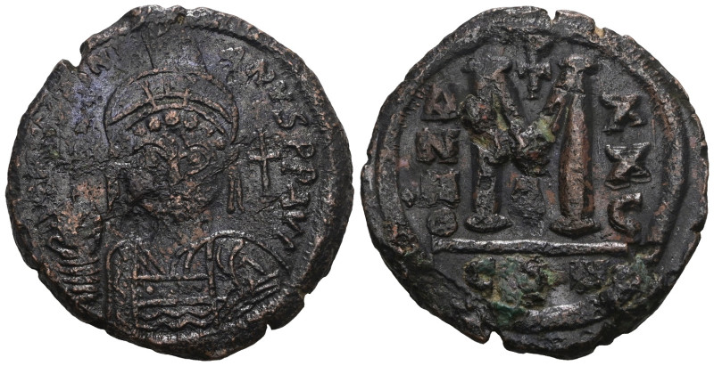 Justinian I. 527-565. Æ Follis. Weight 16,01 gr - Diameter 31 mm.