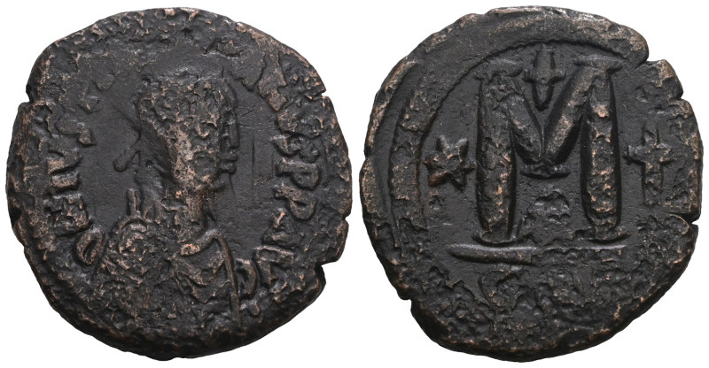 Justinian I. 527-565. Æ Follis. Weight 17,50 gr - Diameter 29 mm.