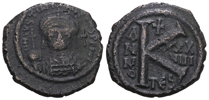 Justinian I. 527-565. Æ Half Follis. Weight 4,77 gr - Diameter 20 mm.