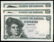 5 pesetas. 1948. Madrid. (Ed 2017-455a). 5 de marzo, Juan Sebastián de Elcano. Serie K. Lote de 3 billetes. SC. Est...60,00.