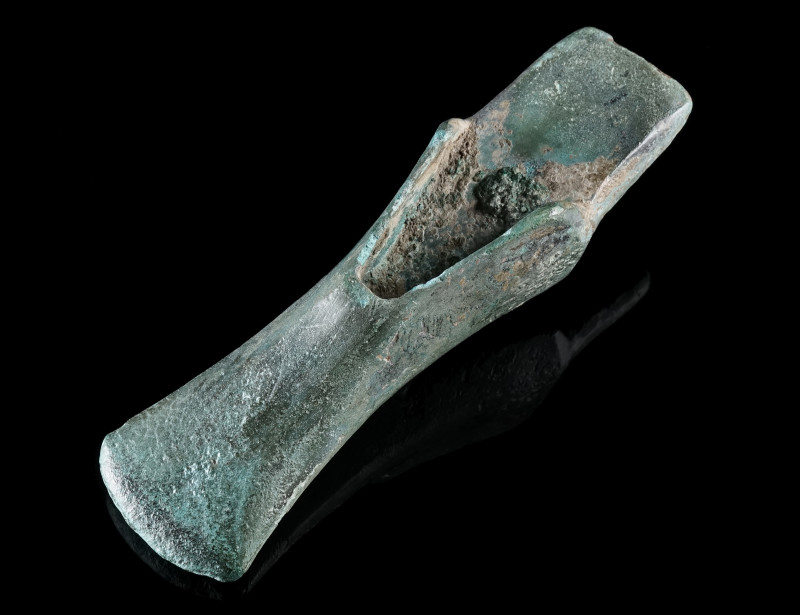 A EUROPEAN MIDDLE BRONZE AGE PALSTAVE AXE HEAD
Circa 1400-1200 BC.
Bronze Pals...