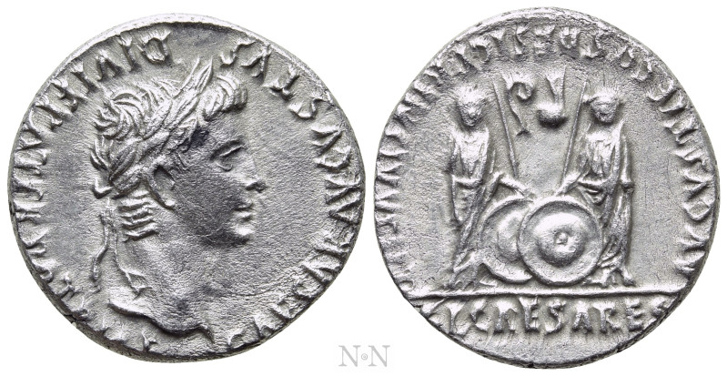 AUGUSTUS (27 BC-14 AD). Denarius. Lugdunum. 

Obv: CAESAR AVGVSTVS DIVI F PATE...