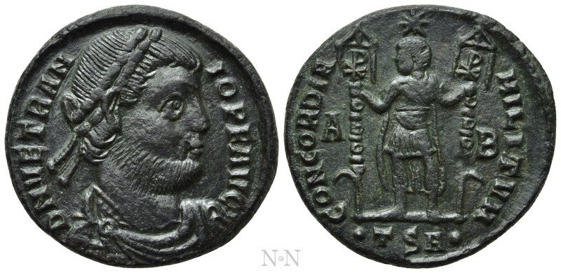 VETRANIO (350). Ae. Thessalonica. 

Obv: D N VETRANIO P F AVG. 
Laureate, dra...