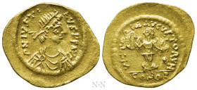 JUSTIN II (565-578). GOLD Tremissis. Constantinople