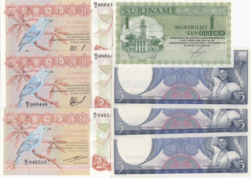 Group of Suriname Banknotes (7)
UNC.