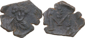 Constans II (641-668). AE Follis, Syracuse mint. Obv. Crowned and draped bust facing, holding globus cruciger. Rev. Large M (mark of value); above, mo...