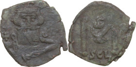 Constans II (641-668). AE Follis, Syracuse mint. Obv. Crowned and draped bust facing, holding globus cruciger. Rev. Large M; above, monogram. MIB 207;...