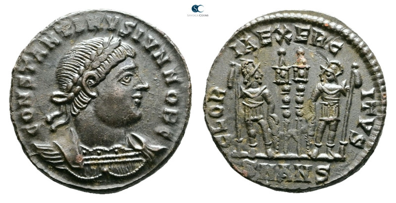 Constantine II, as Caesar AD 317-337. Antioch
Follis Æ

17 mm, 2,60 g



...