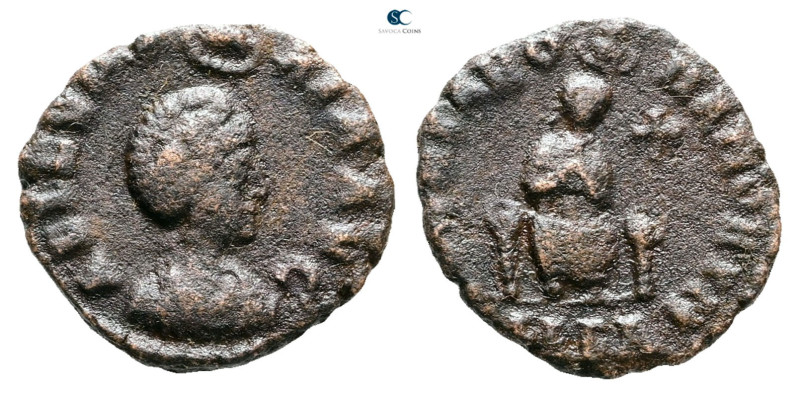Aelia Eudoxia AD 400-404. Alexandria
Follis Æ

17 mm, 2,33 g



Good Fine...