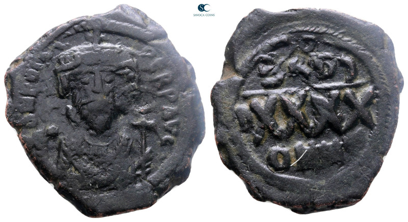 Phocas AD 602-610. Constantinople
Follis or 40 Nummi Æ

32 mm, 10,54 g


...