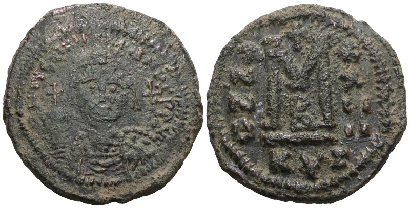 JUSTINIAN I. 527-565 AD. Æ Follis. Weight 18,70 gr - Diameter 35 mm.