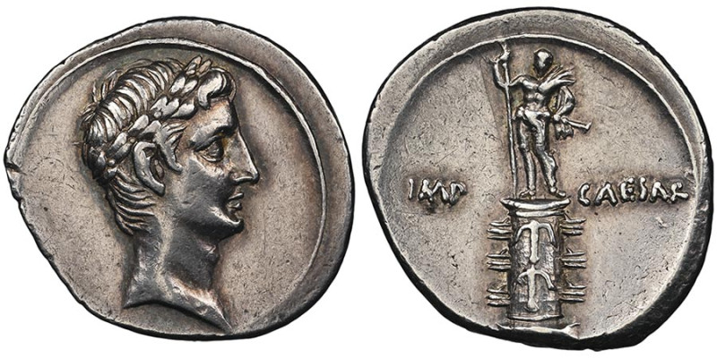 Octavianus (Augustus)
Denarius, Rome?, 30-29 avant J.C., AG 3.81 g.
Avers : Tête...