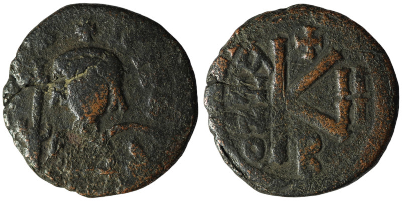 Maurice Tiberius (AD 582-602). Constantinople. dated RY 4 = 585/6
AE Half Follis...