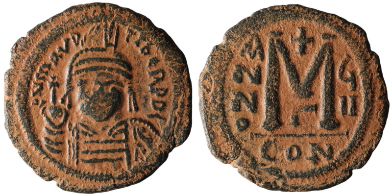 Maurice Tiberius (AD 582-602). Constantinople. dated RY 8 = 589/90
AE Follis (32...