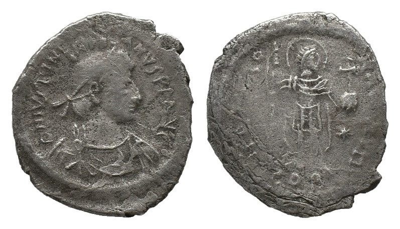 JUSTIN II (565-578 AD). Constantinople mint. Siliqua.
Obv: Helmeted, diademed, ...