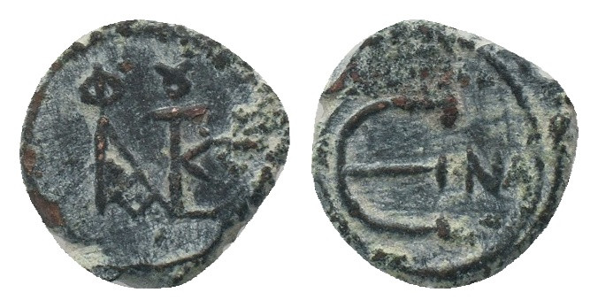 Justin II (565-578 AD). Nicomedia
AE Pentanummium .
Obv: Monogram of Justin II...