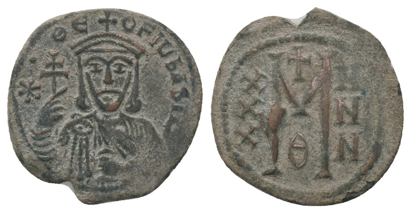 THEOPHILUS (829-842). Follis. Constantinople.
Obv: ✷ ΘЄOFIL ЬASIL.
Crowned and...