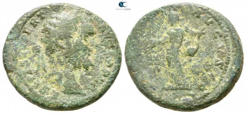 Septimius Severus AD 193-211. Rome
Dupondius Æ

25 mm., 10,46 g.



nearl...