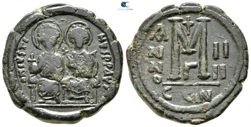 Justin II and Sophia AD 565-578. Constantinople
Follis Æ

27 mm., 14,82 g.
...