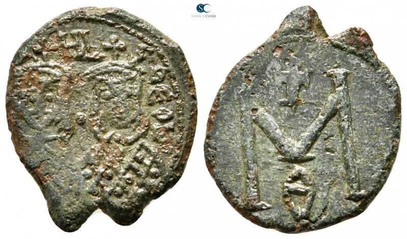 Michael II with Theophilus AD 820-829. Syracuse
Follis Æ

22 mm., 3,48 g.

...