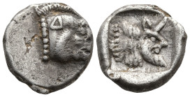 DYNASTS OF LYCIA. Uncertain dynast. (Circa 500-480 BC)
AR Trihemiobol (9,8mm 0,93g)
Obv: Head of boar to right; Δ on shoulder
Rev: Head of man-head...