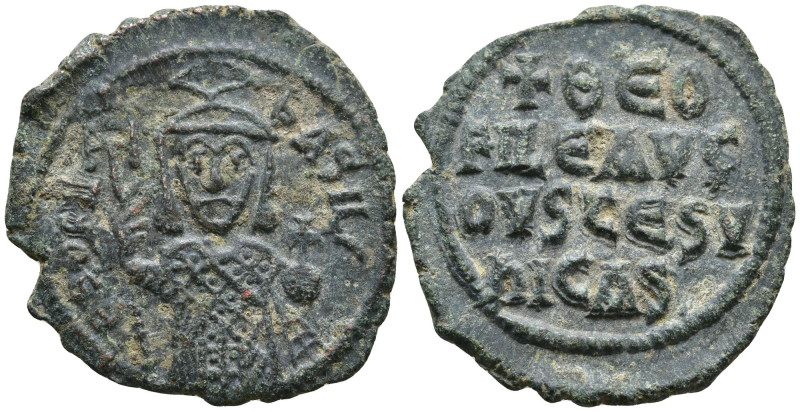 Theophilus (829-842 AD) Constantinople
AE Half Follis (23.8mm 3.59g)
Obv: ΘEOF...