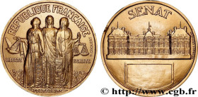 V REPUBLIC
Type : Médaille, Sénat 
Date : 1981 
Metal : gold plated silver 
Millesimal fineness : 925  ‰
Diameter : 49,5  mm
Engraver : CROUZAT Léopol...