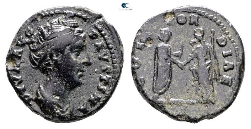 Diva Faustina I AD 140-141. Rome
Limes Denarius Æ

17 mm, 4,16 g



Very ...