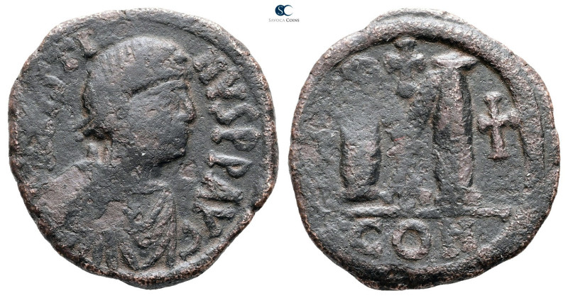 Justin I AD 518-527. Constantinople
Follis or 40 Nummi Æ

31 mm, 16,51 g

...