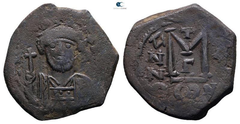 Heraclius AD 610-641. Constantinople
Follis or 40 Nummi Æ

30 mm, 11,24 g

...