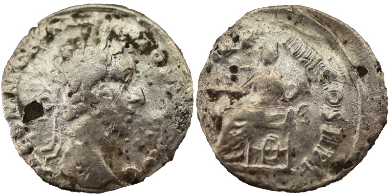 Commodus AR Denarius, 177-192 AD - 1.73g, 17mm