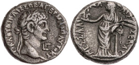 ÄGYPTEN ALEXANDRIA
Claudius, 41-54 n. Chr. BI-Tetradrachme 42/43 n. Chr. (= Jahr 3) Vs.: Kopf mit Lorbeerkranz n. r., rechts im Feld Jahresangabe, Rs...