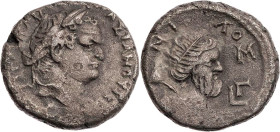 ÄGYPTEN ALEXANDRIA
Titus, 79-81 n. Chr. BI-Tetradrachme 80/81 n. Chr. (= Jahr 3) Vs.: Kopf mit Lorbeerkranz n. r., Rs.: Büste des Nilus mit Lotusblüt...