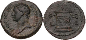 ÄGYPTEN ALEXANDRIA
Domitianus, 81-96 n. Chr. AE-Obol 91/92 n. Chr. (= Jahr 11) Vs.: Kopf mit Lorbeerkranz n. l., Rs.: brennender Altar, in den Felder...