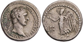 ÄGYPTEN ALEXANDRIA
Traianus, 98-117 n. Chr. BI-Tetradrachme 101/102 n. Chr. (= Jahr 5) Vs.: Kopf mit Lorbeerkranz n. r., Rs.: Nike schreitet mit Kran...