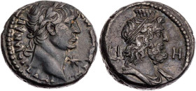 ÄGYPTEN ALEXANDRIA
Traianus, 98-117 n. Chr. BI-Tetradrachme 114/115 n. Chr. (= Jahr 18) Vs.: Kopf mit Lorbeerkranz n. r., rechts im Feld Stern, Rs.: ...