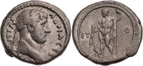 ÄGYPTEN ALEXANDRIA
Hadrianus, 117-138 n. Chr. BI-Tetradrachme 124/125 n. Chr. (= Jahr 9) Vs.: Kopf mit Lorbeerkranz n. r., Rs.: Zeus steht mit Blitzb...