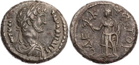 ÄGYPTEN ALEXANDRIA
Hadrianus, 117-138 n. Chr. BI-Tetradrachme 125/126 n. Chr. (= Jahr 10) Vs.: gepanzerte und drapierte Büste mit Lorbeerkranz n. r.,...