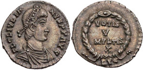 RÖMISCHE KAISERZEIT
Iulianus II., 360/361-363 n. Chr. AR-Siliqua 360-361 n. Chr. Lugdunum Vs.: FL CL IVLIA-NVS PP AVG, gepanzerte und drapierte Büste...