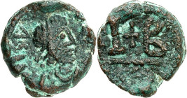 BYZANZ. 
IUSTINIANUS I. 527-565. AE-3-Nummi 18mm (538/565) 1,86g, Alexandreia. Panzerbüste m. Helm v.v. D N IVST[INI-ANVS PP AV]/ Wert Kreuz zw. I B,...