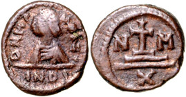 BYZANZ. 
MAURICIUS TIBERIUS 582-602. AE-Deka 17mm (582/602) 3,40g, Karthago. Büste mit Panzer, Paludamentum und Diadem n.l. D N MAVRIC, i.A. INDS /N ...