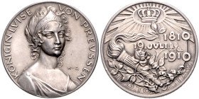 SAMMLUNG Königin Luise von Preussen. 
Luise v. Mecklenburg-Strelitz, Königin von Preußen 1797-1810. Medaille 1910 (v. K. Goetz) auf ihren 100. Todest...