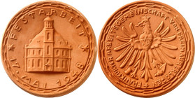 DEUTSCHE GEBIETE.
STÄDTE.
FRANKFURT/M. Medaille 1948 (o.&nbsp;Sign., v.&nbsp;Georg Krämer) a.&nbsp;d. Festarbeit, am 17.&nbsp;Mai, gewidmet v. d. Fr...