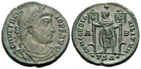 Vetranio, 350. Centenionalis (Bronze, 24 mm, 5.48 g, 12 h), Thessalonika, 4th officina. D N VETRAN-IO P F AVG Laureate, draped and cuirassed bust of V...
