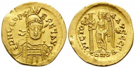Leo I, 457-474. Solidus (Gold, 20 mm, 4.51 g, 5 h), Constantinople, 3rd officina (Γ), c. 460-468. D N LEO PE-RPET AVG Helmeted, diademed and cuirassed...