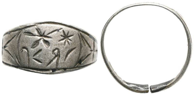 ISLAMIC SILVER RING 19TH. AR.

 Weight:4,1 gr Diameter:21,7 mm