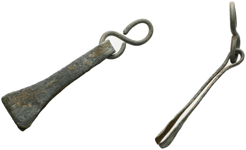 Ancient Roman Bronze Tweezers . c. 1st-2nd century AD.

 Weight:4 gr Diameter:...